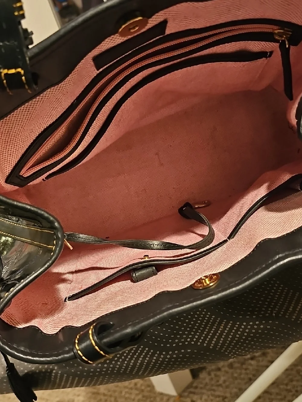 Dooney & Bourke Black Croc-Embossed Tote bag..very good condition - Picture 9 of 15